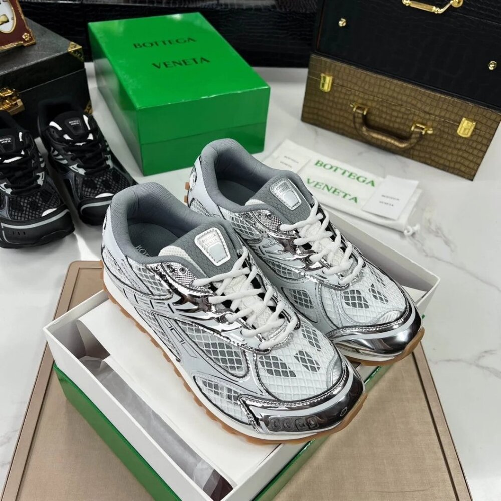 Silver Shines in Style! Bottega Veneta's Retro Running Shoes Make a Charming Deb